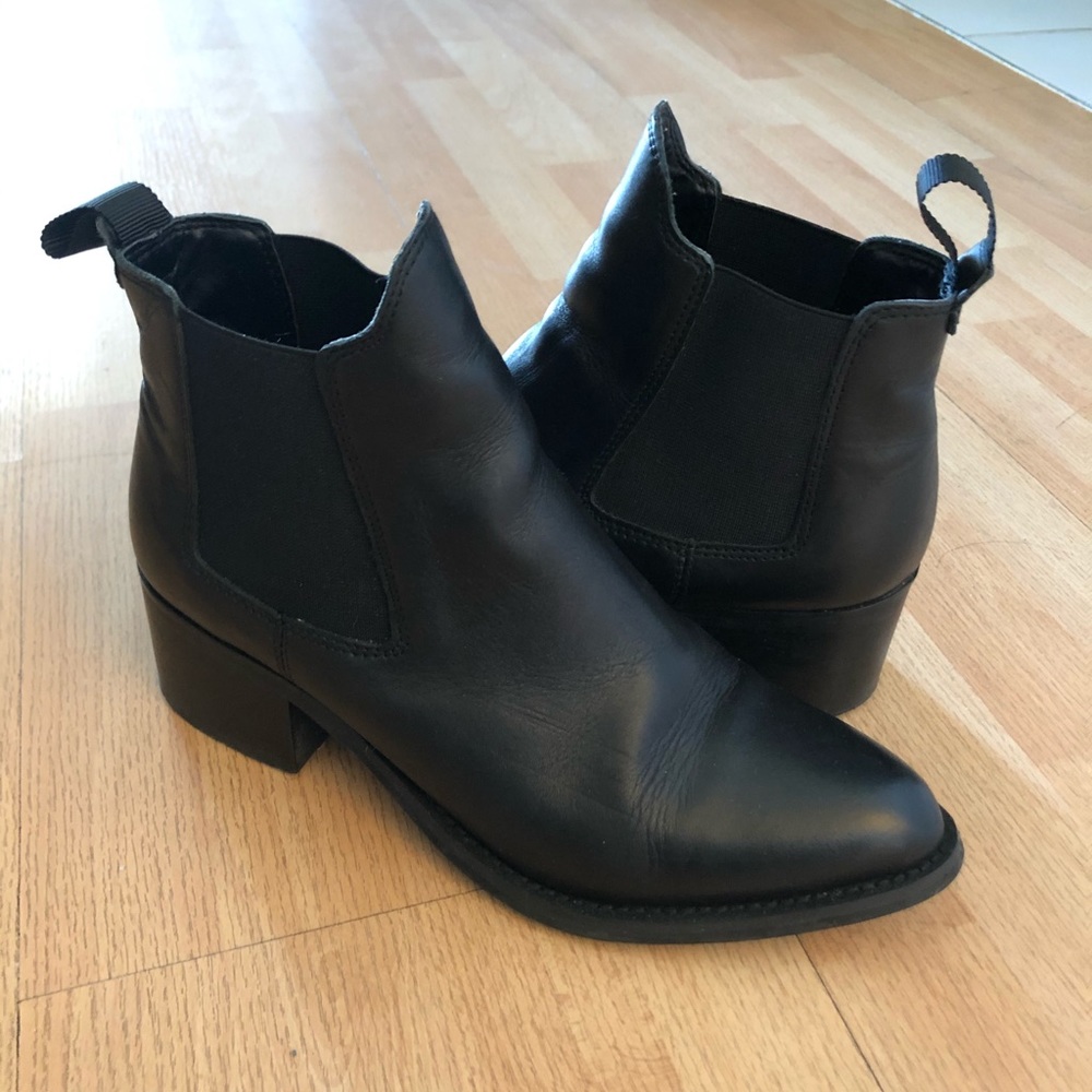 Tony Bianco Fraya Black Leather Size 6